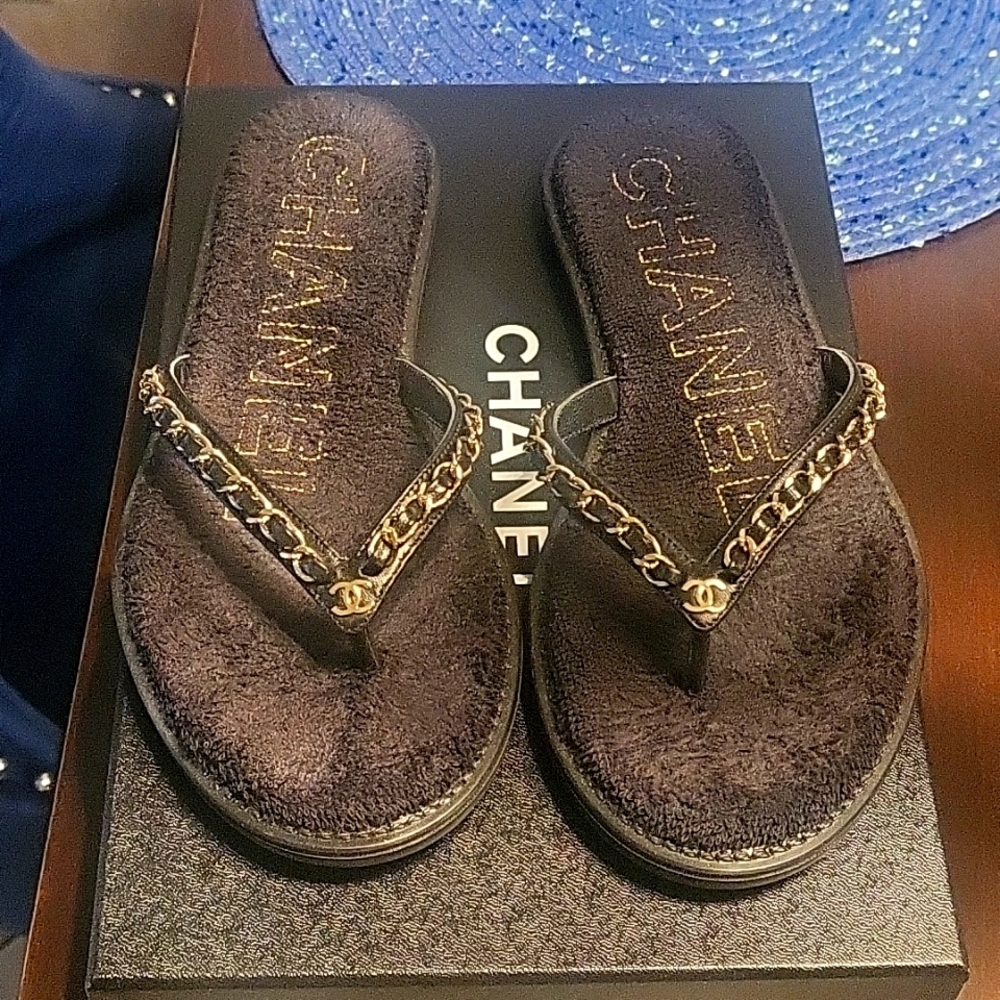 Womens Chanel black thongs